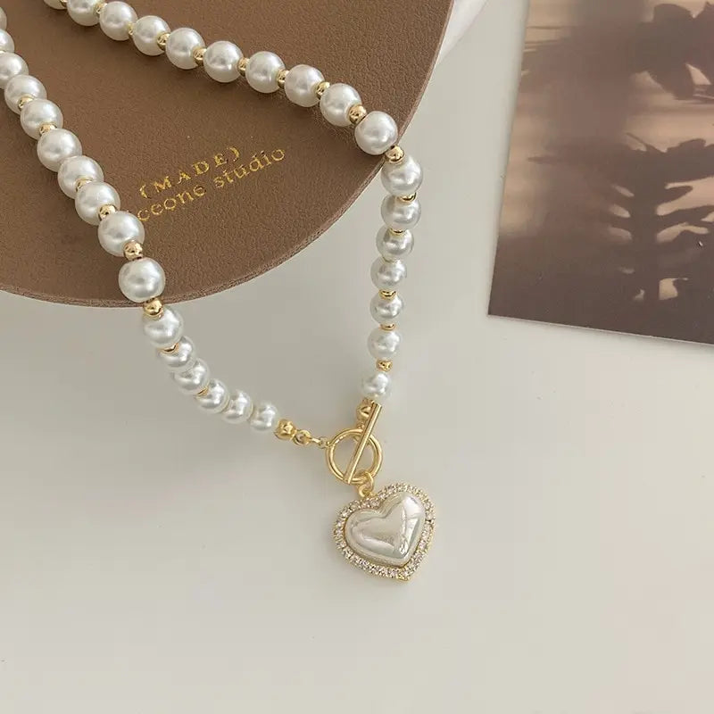 Elegant white Pearl Necklace